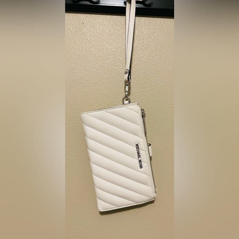 Michael Kors Jet Set Quilted Double Zip Wallet White